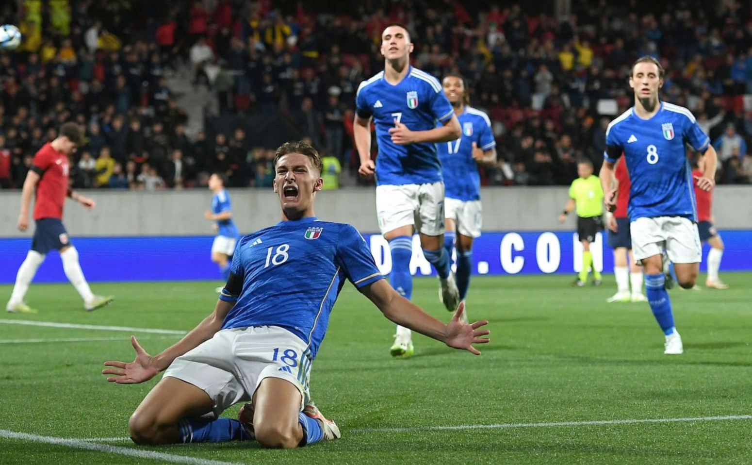 率队一波流！布伦森单节20分2篮板&尼克斯三节轰下115分