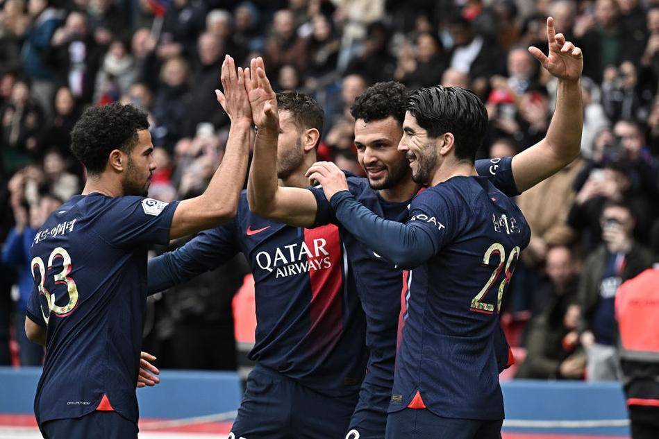 如此迎来职业生涯世预赛谢幕战？C罗国家队生涯首次染红