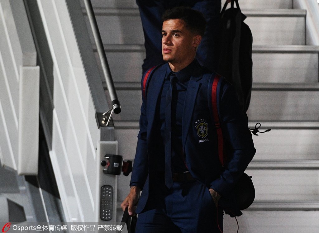 半场战报：巴西2-0塞内加尔，埃斯特旺、卡塞米罗建功