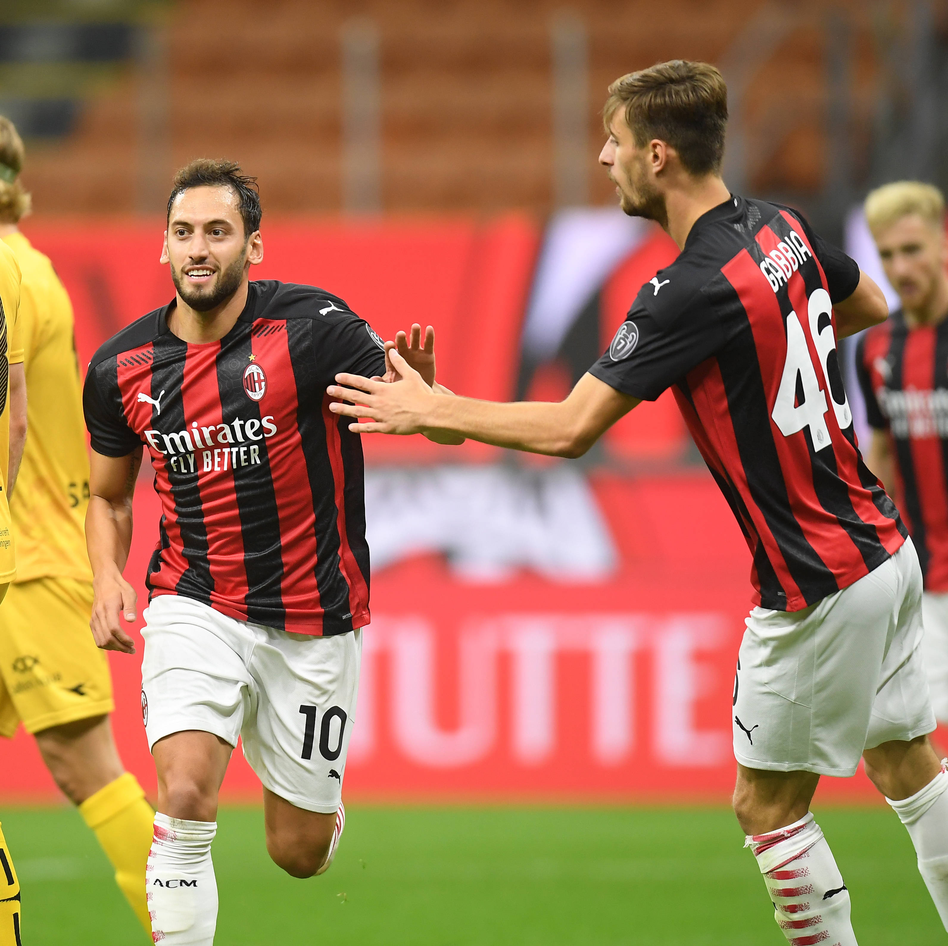 泰山93届5将指望不上了，张弛+郑铮参加教练培训班 无缘国字号后卫